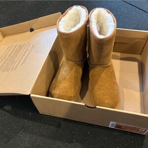 Koolaburra Chestnut (UGG) Boots